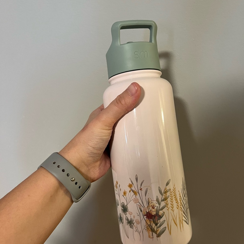 Simple Modern White Floral Water Bottle
